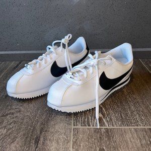 Nike Classic Cortez Leather White/Black 904764-102 Sz 6Y / Women Size 7.5 NEW